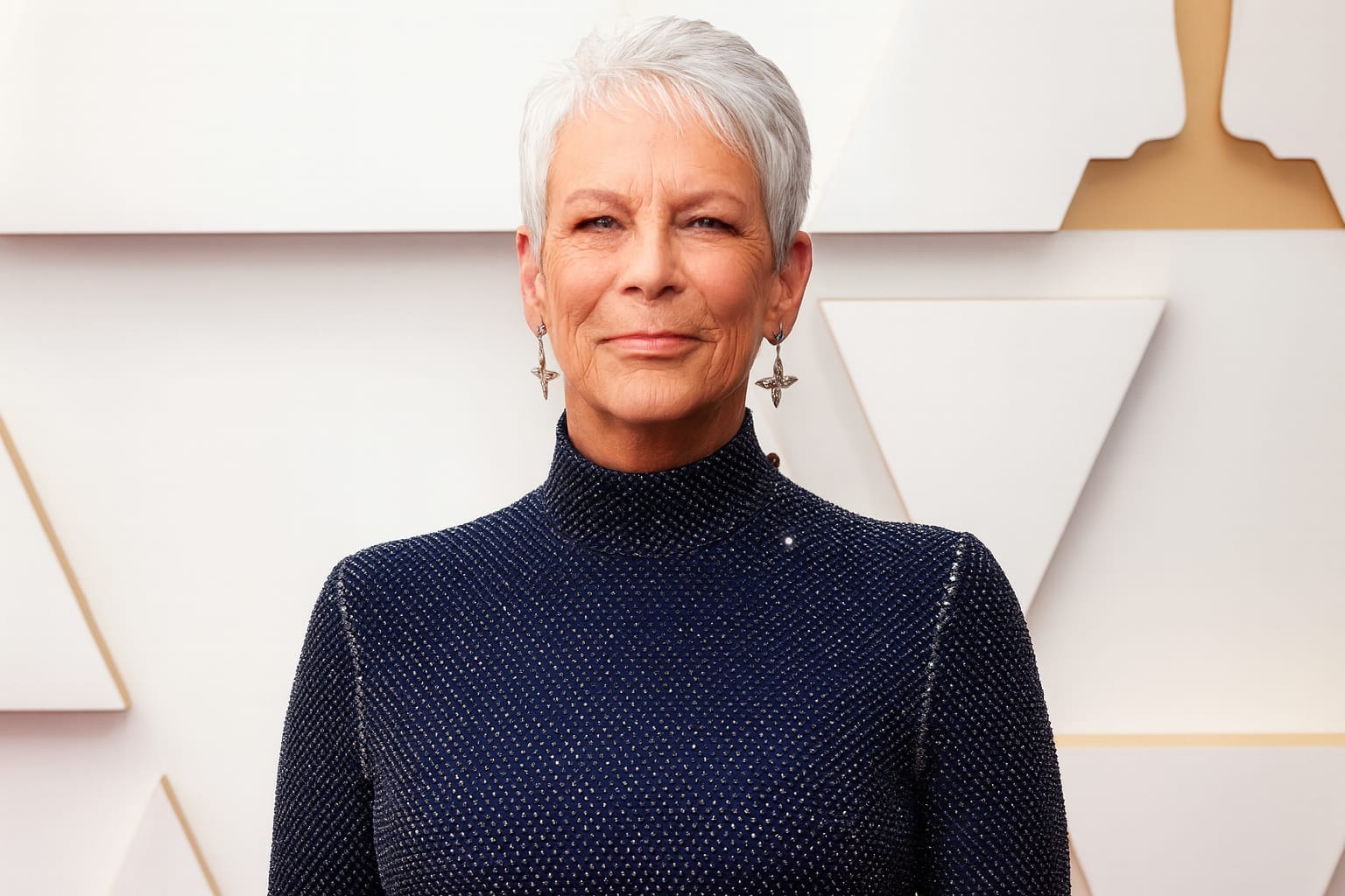 🎬 Jamie Lee Curtis on Aging, Beauty, and Truth: “You Can’t Hide the Mirror Forever”